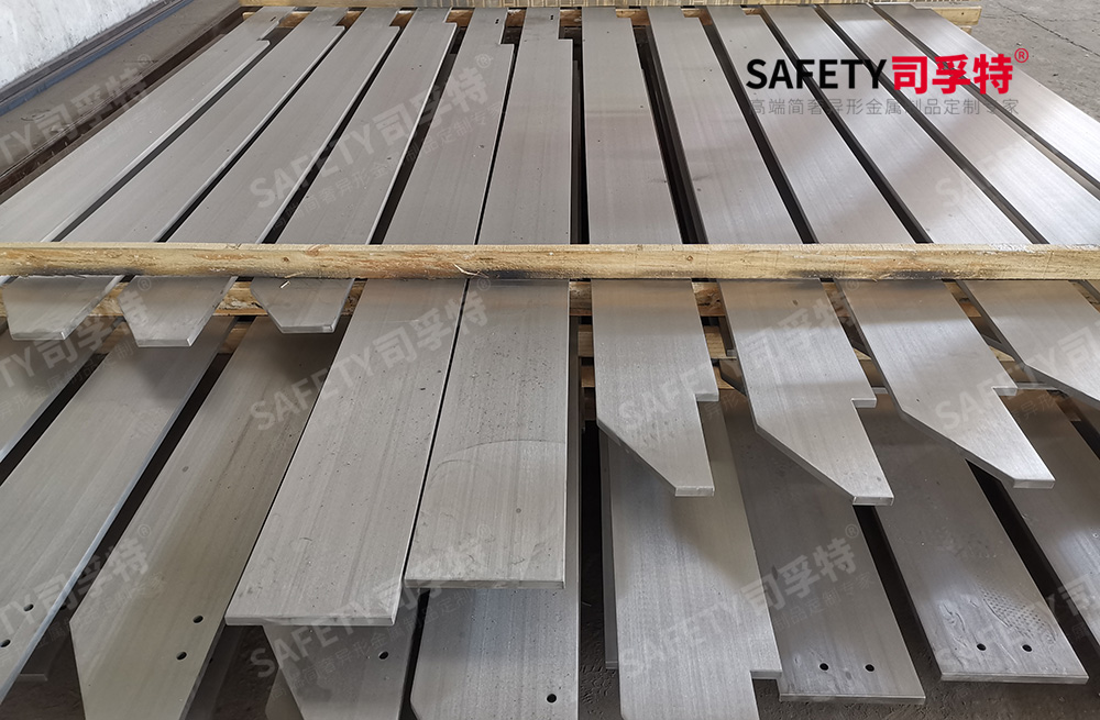 唐山鋼結(jié)構(gòu)孚特精制鋼材料有什么優(yōu)點(圖1) 1.jpg