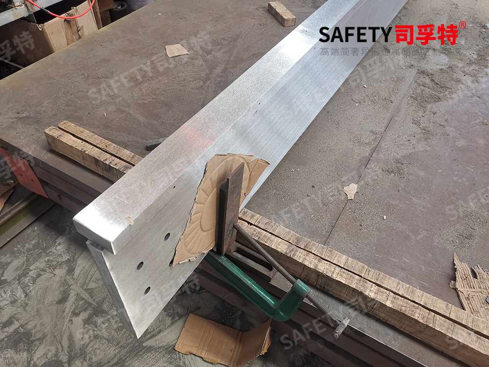 司孚特不銹鋼立柱點(diǎn)支式幕墻構(gòu)件、不銹鋼井蓋、304系列、316系列、321系列、310S、309S不銹鋼支持定制精制鋼外墻裝飾五金(圖12) IMG_20231205_141628.jpg