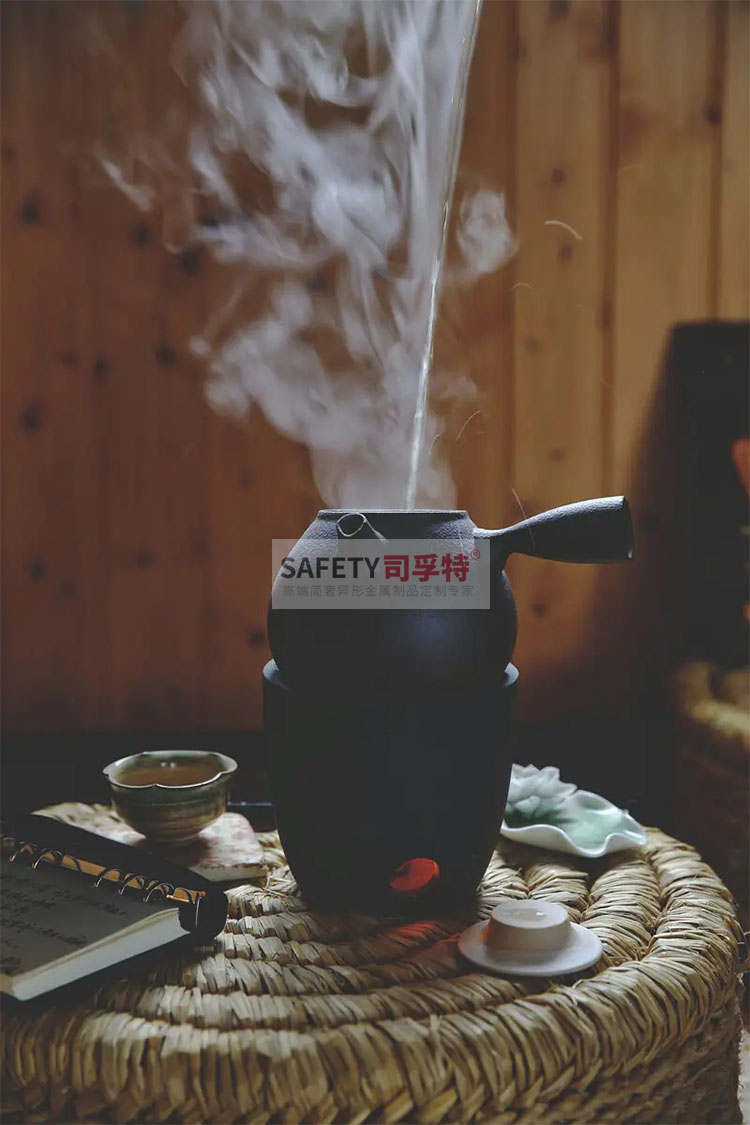 圍爐煮茶的由來:云南非遺“火塘烤茶”的傳承(圖1) 圍爐煮茶的由來:云南非遺“火塘烤茶”的傳承(圖1)