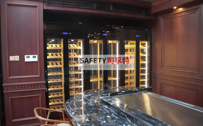 不銹鋼酒柜作用大嗎？小家庭裝修能不能裝(圖3)