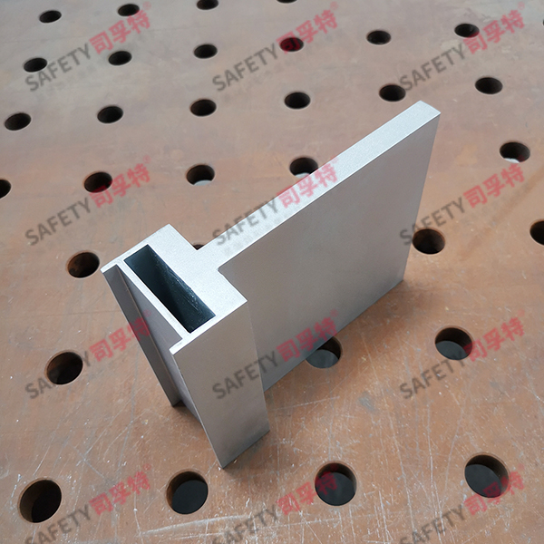 氟碳噴涂凹形T型焊接精制鋼型材(圖1) 氟碳噴涂凹形T型焊接精制鋼型材(圖1)